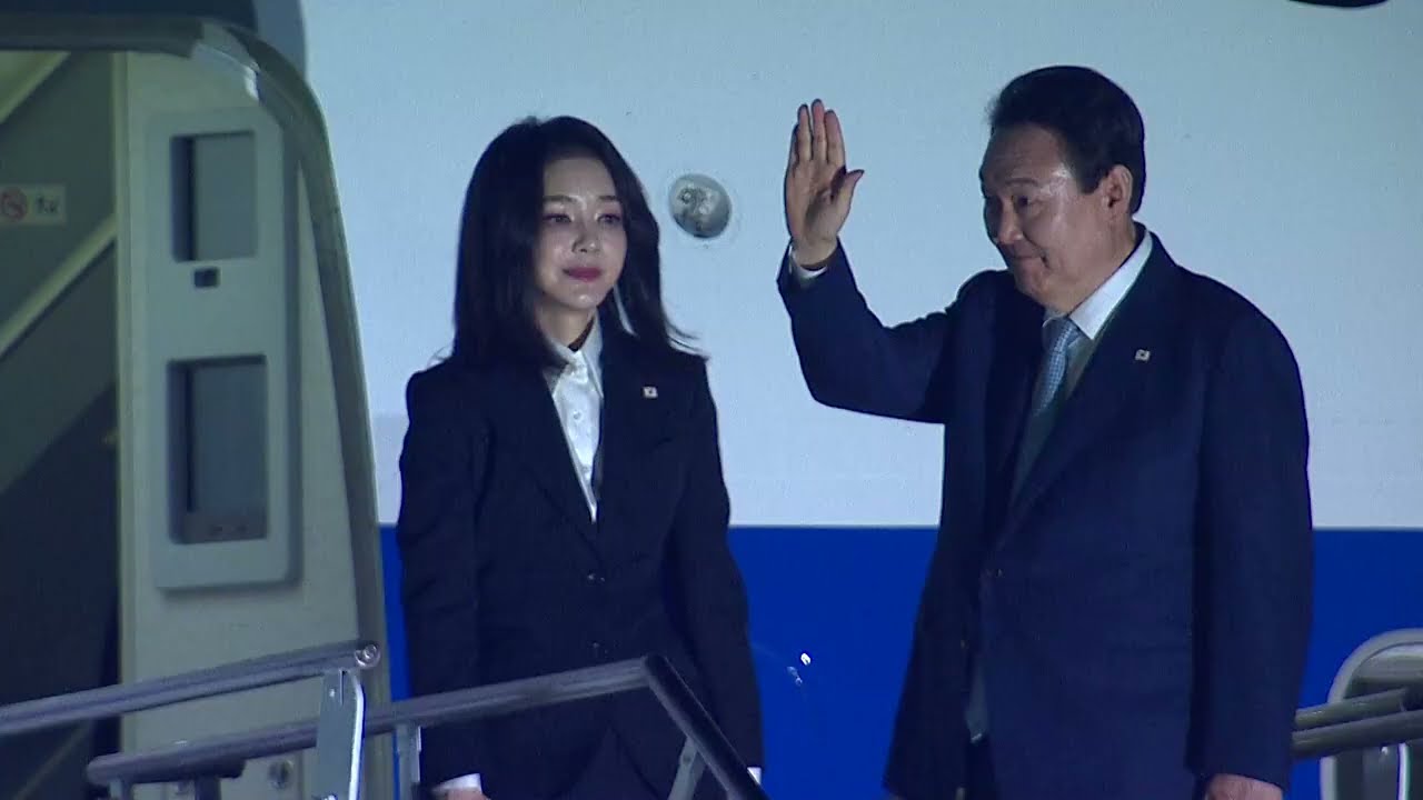 Momen Kepulangan Delegasi G20 Presiden Korea Selatan Yoon Suk-Yeol
