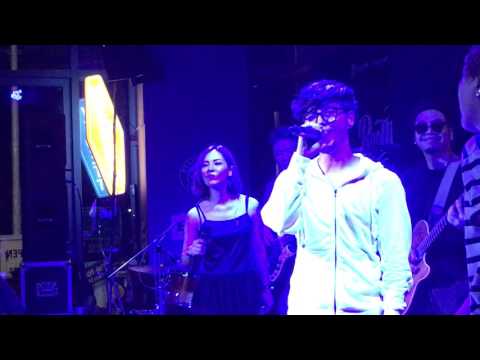 ฉันต้องคู่กับเธอ - Room39 @PintFactoryPhuket By..AewAew