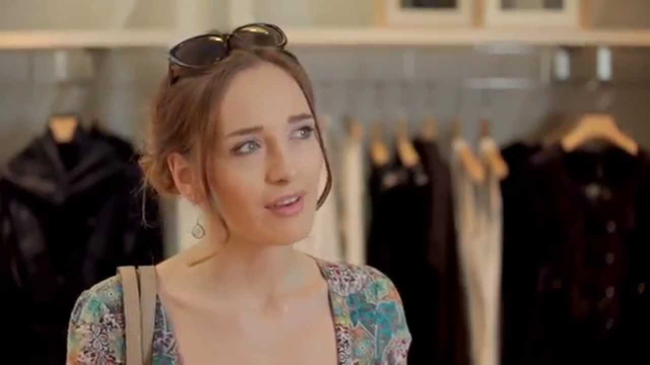 Looks Good On Me - Advert