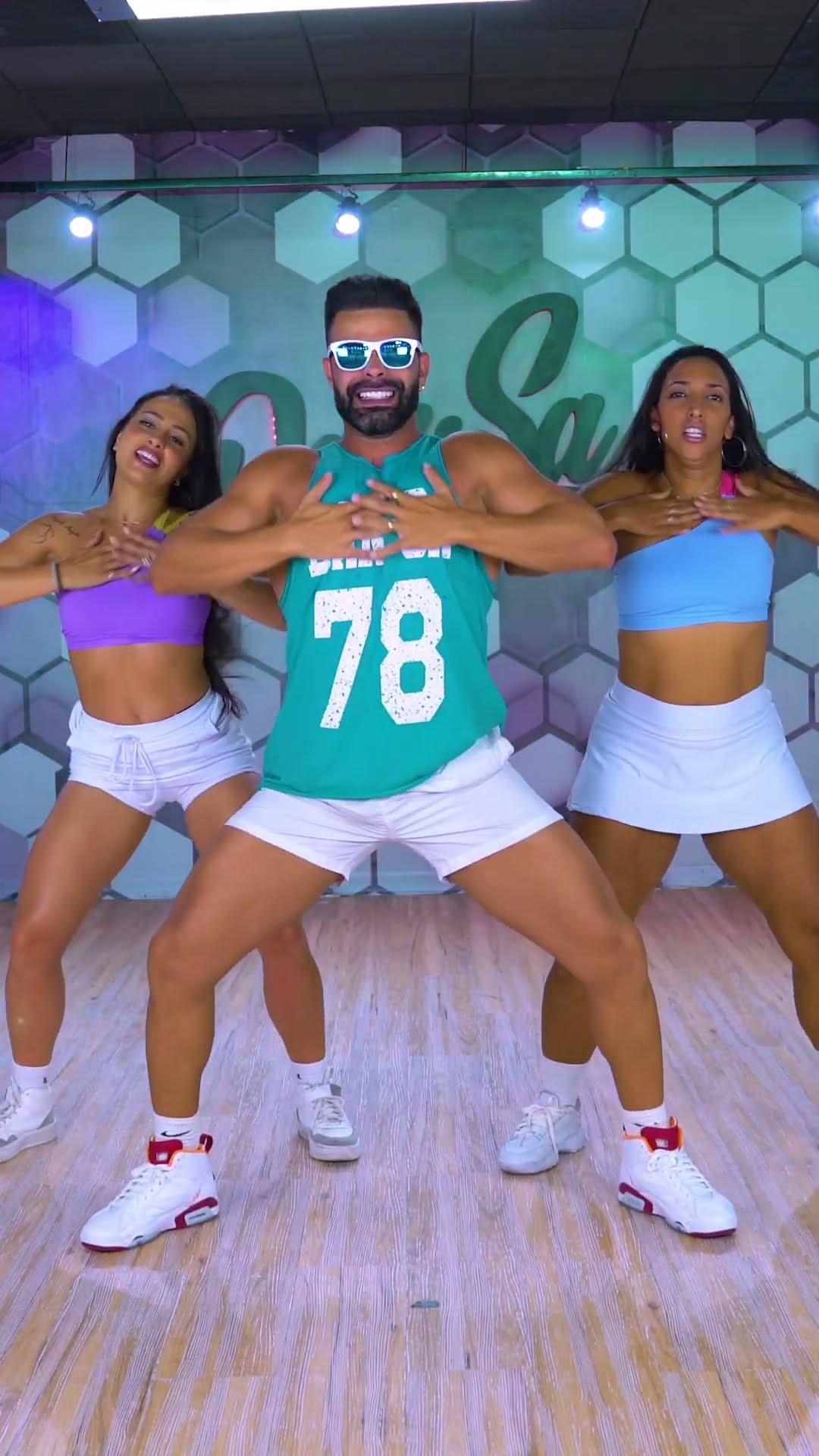Sol, Verão, Relaxa - Parangolé e É O Tchan - Dan-Sa / Daniel Saboya (Coreografia) #shorts