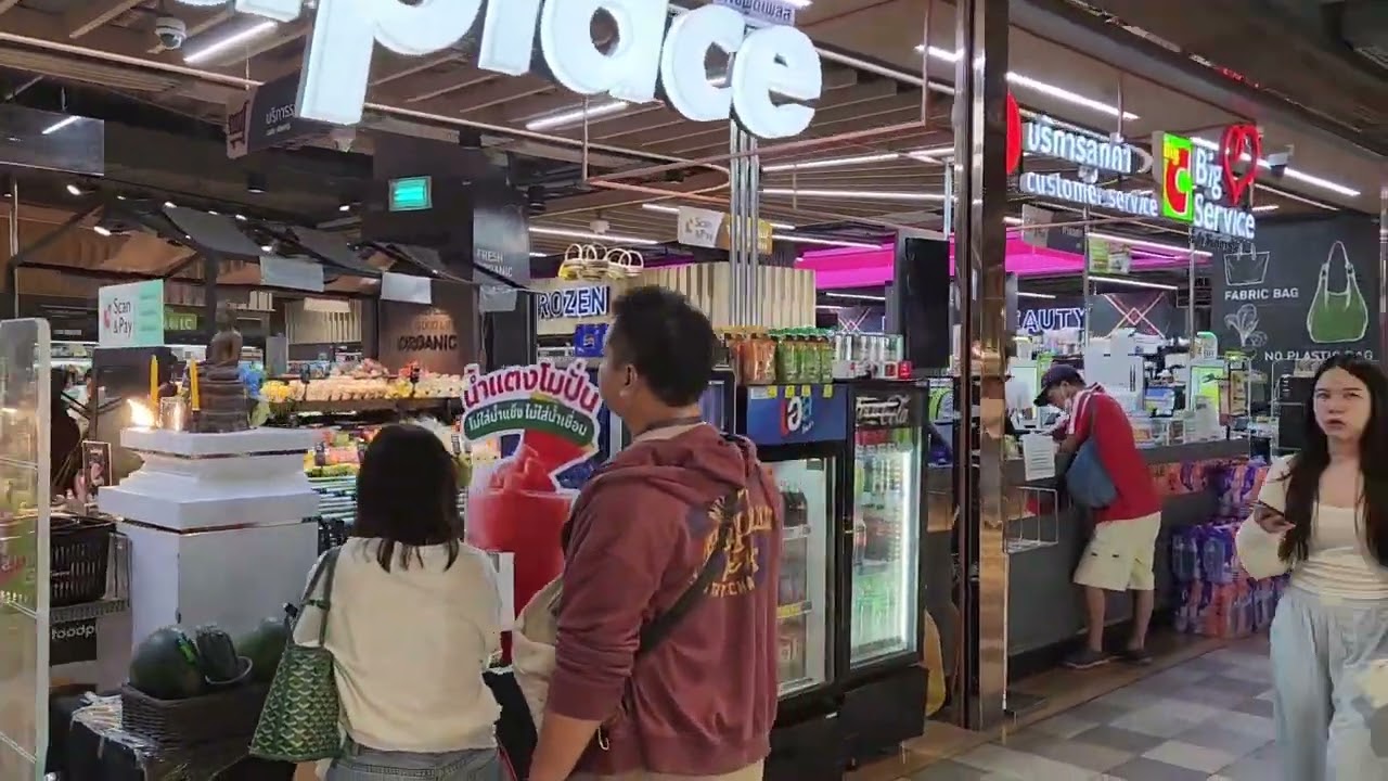 Exit from Bangkok Sam Yan MRT station to Big C Supermarket in MITRTOWN