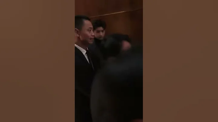 深情的高伟光和帅气的张云龙 Deeply affectionate Gao Weiguang and handsome Zhang Yunlong - DayDayNews