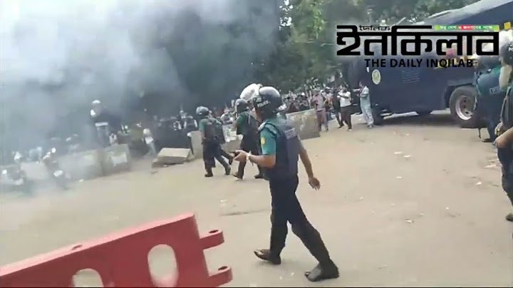 ঢাবিতে পুলিশের সঙ্গে শিক্ষার্থীদের সংঘর্ষ চলছে