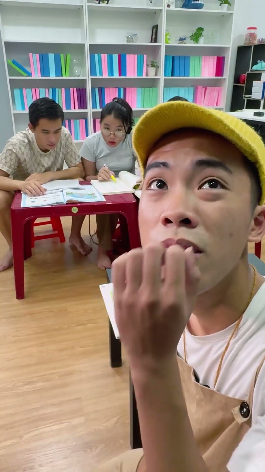 LNS - Giúp bạn học cùng lớp học tốt hơn || Help your classmates learn better #shorts