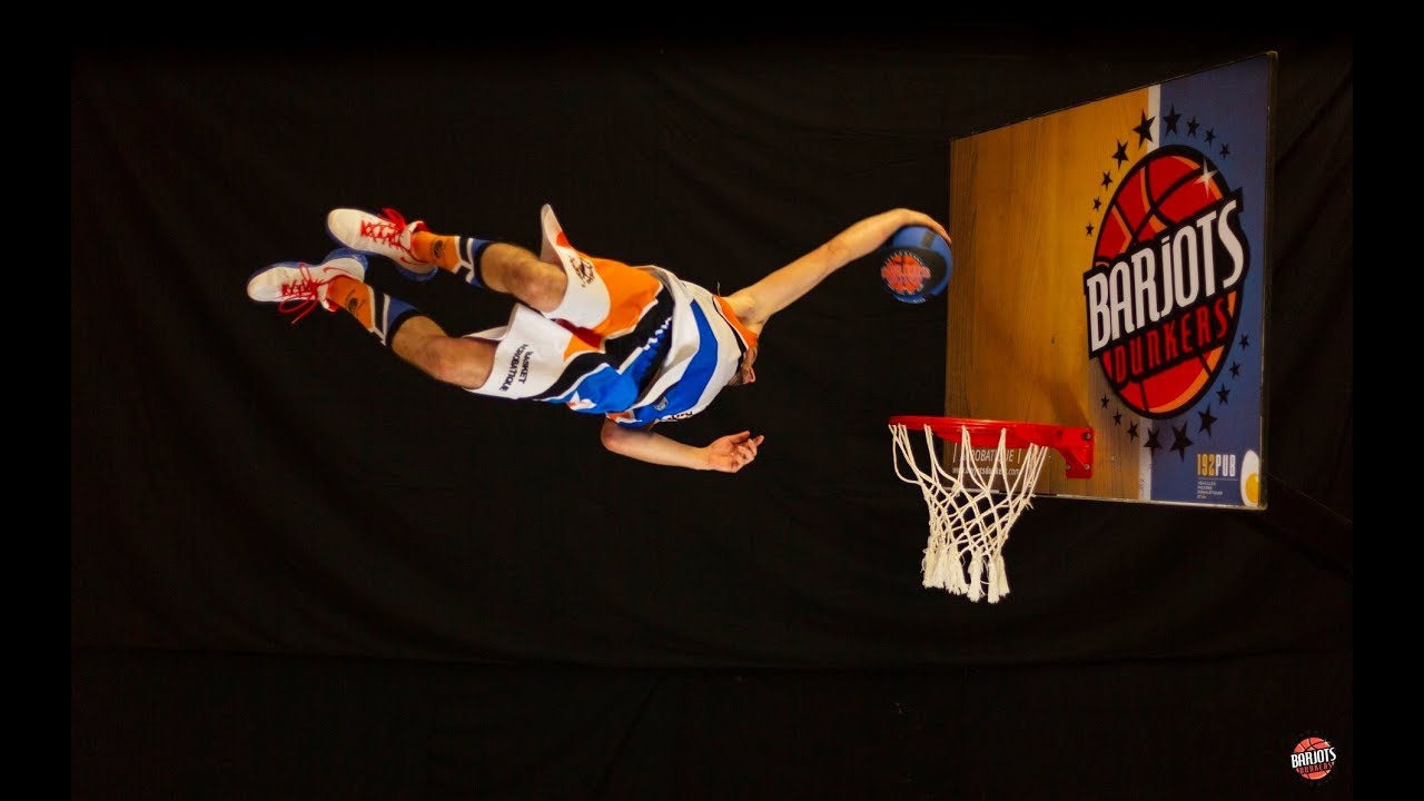 Show basket acrobatique à Poitiers Basket 86 2K19 I Barjots Dunkers