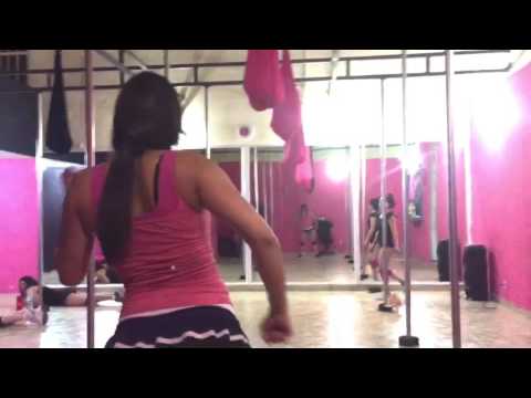 Improvisando en twerk - YouTube