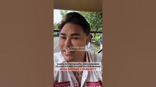 Sampai di Yogyakarta, Ivan Gunawan Keliling Prambanan Naik Mobil Mini dan Bikin Pengunjung Heboh