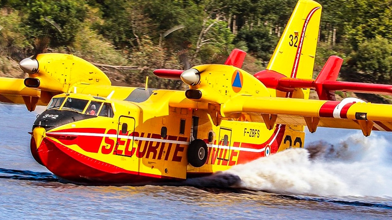 Avion : "Pour le même prix qu'un Canadair, vous aurez un avion beaucoup plus efficace" (D. Pincet)