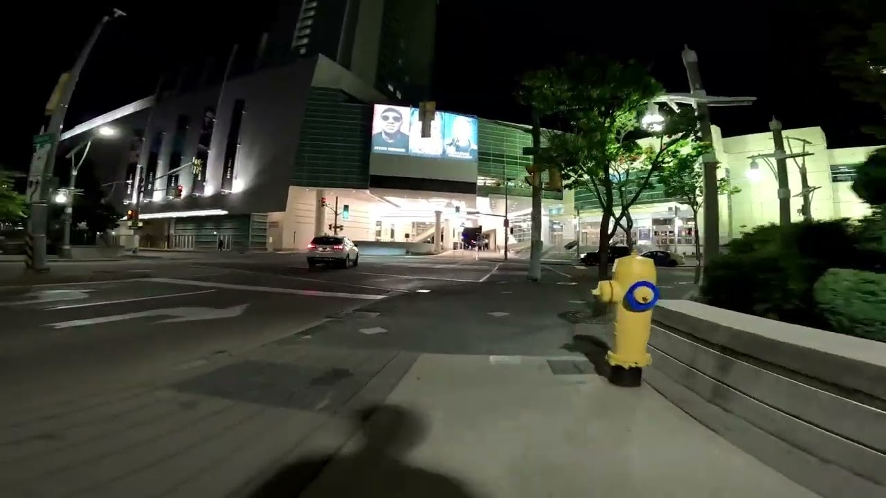 Cool Midnight Cruise Down Wyandotte St & Ouellette Ave in Downtown Windsor