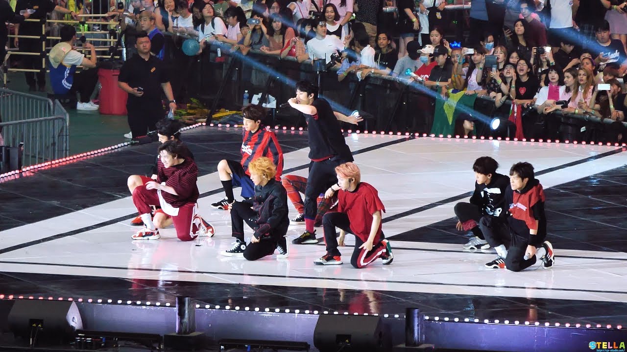 180802 Stray Kids(스트레이 키즈) - District 9 / 2018 KMF