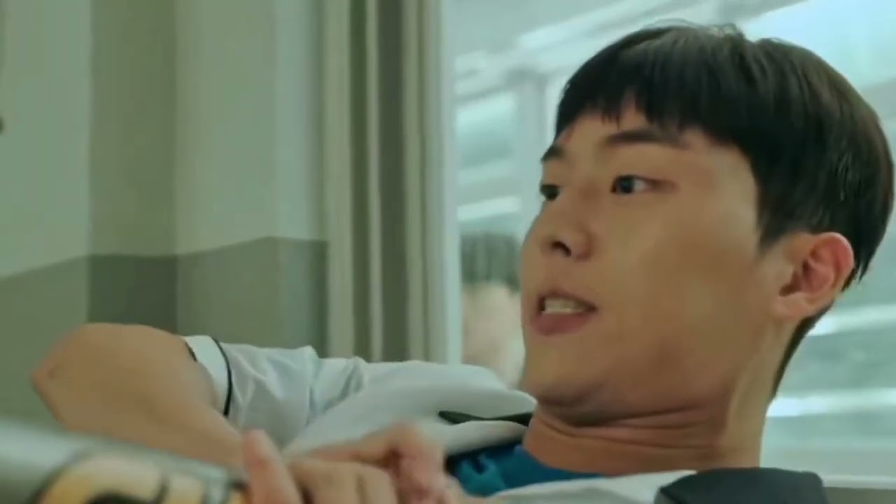 Weak hero class fight scene