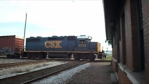 CSX Freight Train Reversing Through Double Diamond
