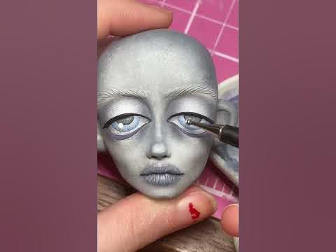 sculpture of laura palmer in twin peaks - YouTube
