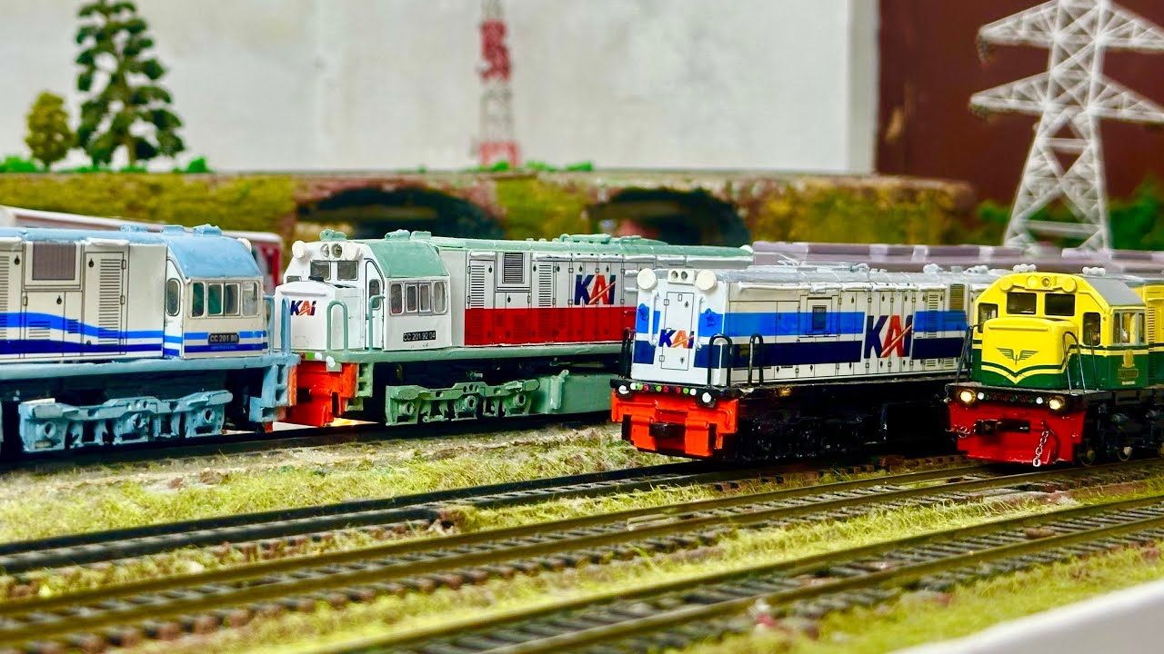 Unboxing & Merakit Kereta api CC201 KAI gerbong panjang SS New Generation langsung double traksi