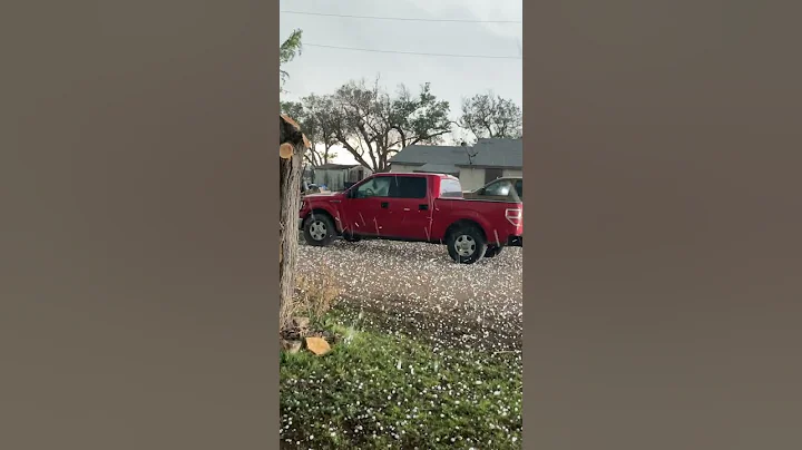Golf Ball Sized Hail Rains Down in Texas || ViralHog