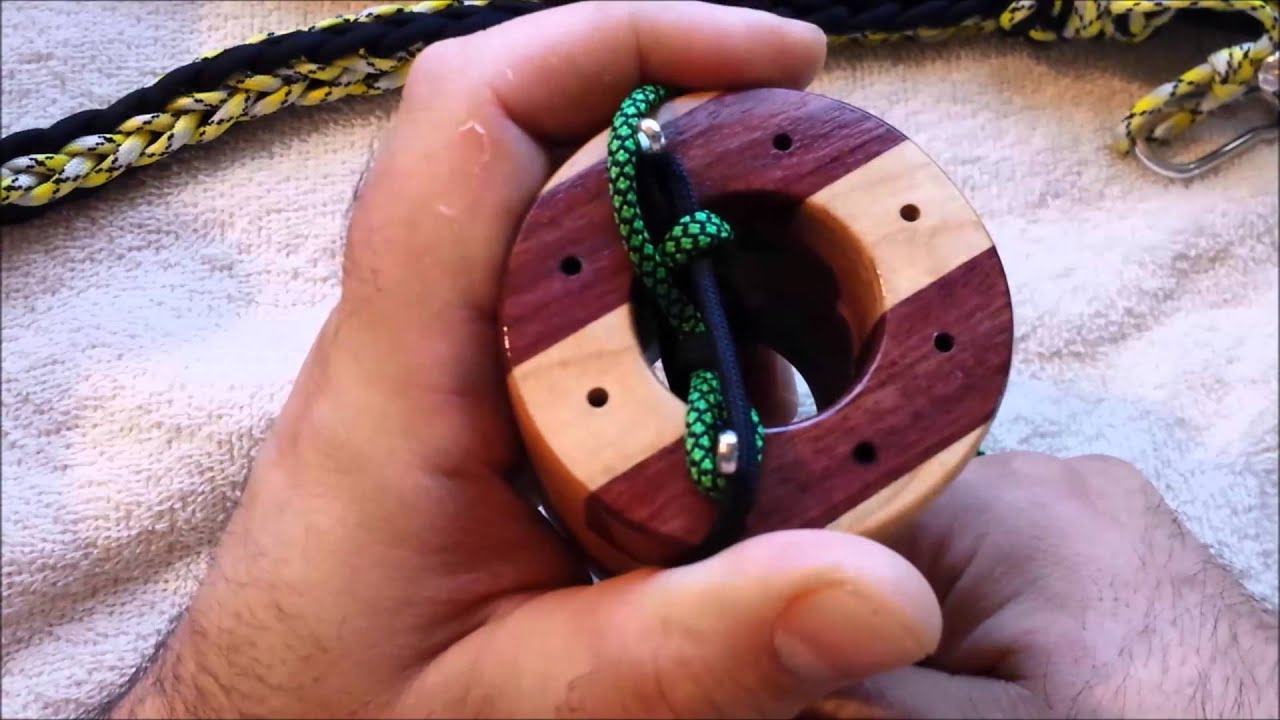 Knitting paracord- in the hand 