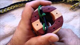 PARACORD KNITTING SPOOL TUTORIAL TWO PIN TWO COLOURS PARACORD KNITTING SPOOL TUTORIAL TWO PIN TWO COLOURS