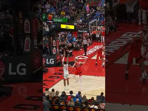 one of many threes for Bari ☔️ #rockets