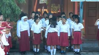 Download lagu lagu kebangsaan indonesia raya oleh siswa siswi sd negeri 1 depok