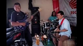 Coba bawain lagu Pantun layang layang, dari koesplus