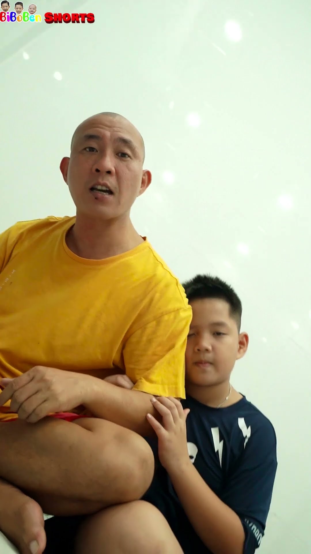 How many brothers and sisters do you have? Bạn có bao nhiêu anh chị em??