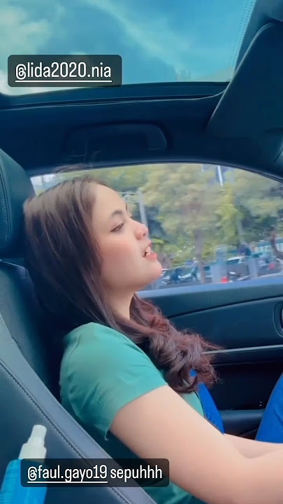 Putri Isnari dan Nia lida main bareng Bowling #shorts #short