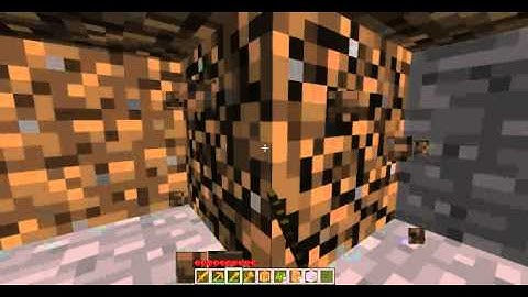 Minecraft Tutorial 01- How to Survive Your First Night