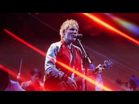 Ed Sheeran – Bad Habits (feat. Bring Me The Horizon) [Live at the BRIT Awards 2022]