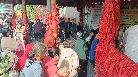 Sáng nay rất nhiều bà con về Mẹ Mẫu Tiền Giang vía các lệnh bà. 