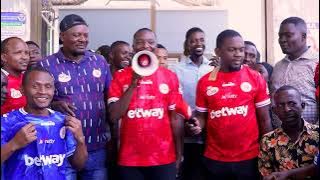 SEMAJI NDANI YA MAKAO MAKUU YA NCHI DODOMA AKIZUNGUMZA NA WANASIMBA WA DODOMA/JEZI/MAENDELEO YA TIMU