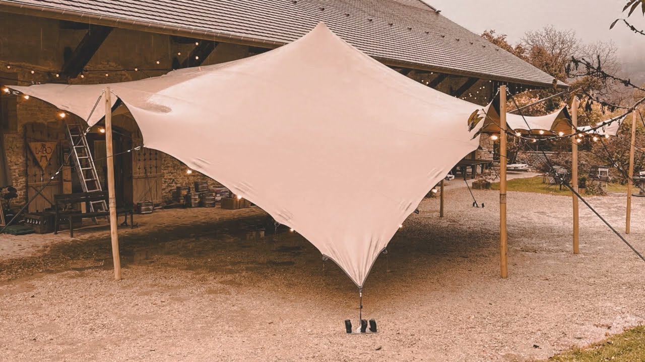 Montage d'une tente Stretch de 79 m²