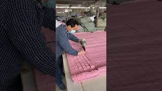 Download Lagu Large pieces of cotton cloth evenly split long strips MP3