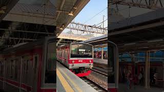 Download Lagu Jakarta Keren! KRL tiba di stasiun transit manggarai #manggari #stasiun #krl #manggarai #kereta MP3