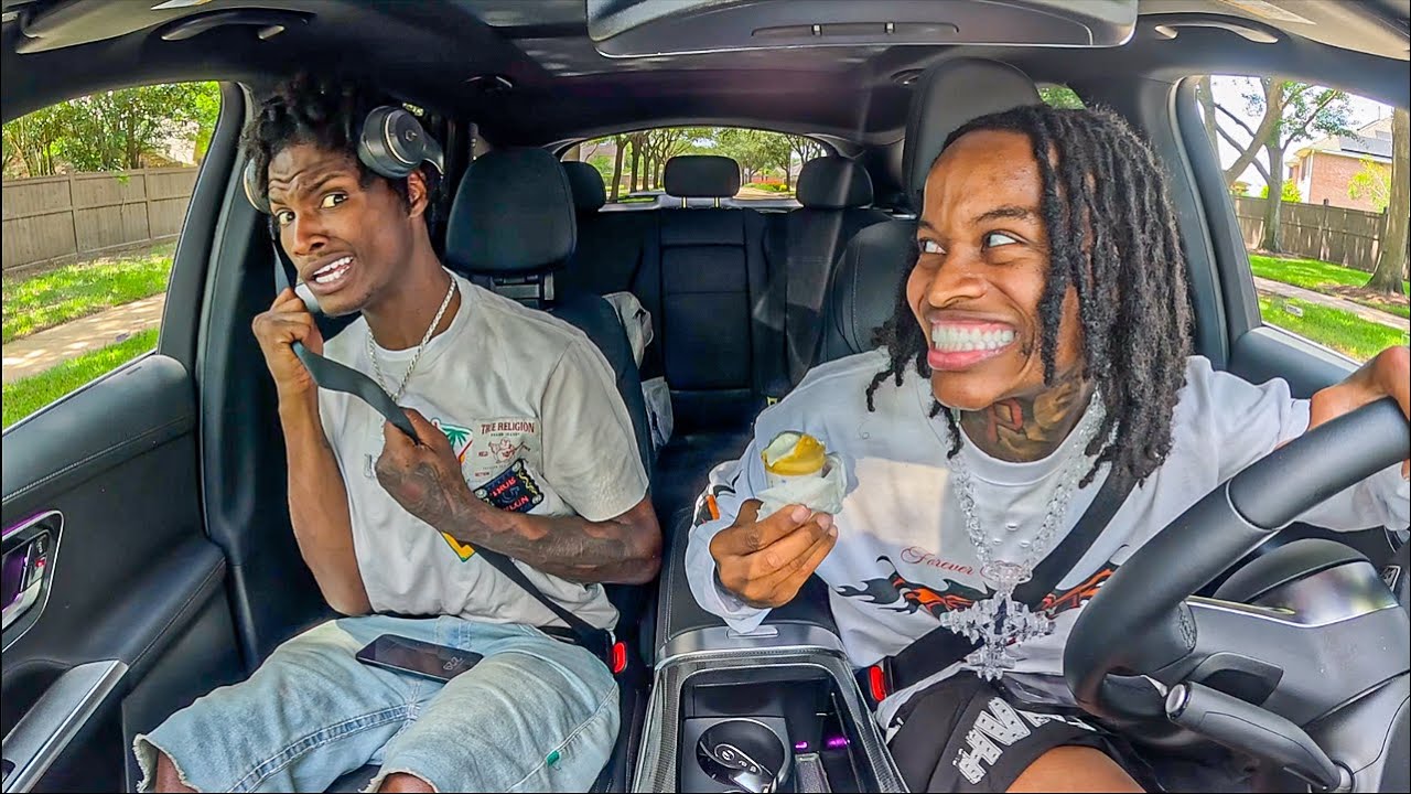 Улыбка ОЧЕНЬ неловкая, чтобы заставить Loaded чувствовать себя некомфортно...*УМОРИТЕЛЬНО*