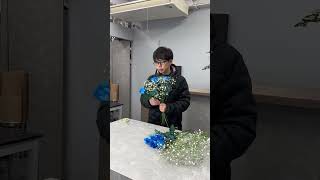青いバラとかすみ草の花束 #shorts #バラ #花束 #ブーケ #卒業式 #flower #flowers #bouquet #roses #rose