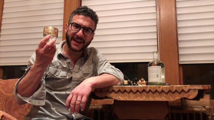 O‘g‘ilning jinsiy a’zosi ichki kiyimi ostidan chiqib turardi Eski sochli porno video