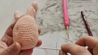 Amigurumi de aparatsız kplay oynar eklem nasıl yapılır 
