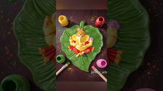 Beautiful Ganpati Art on Leaf 🍃🙏 | Ganpati Bappa #shorts #trending #viral