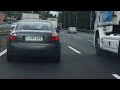 El periodista Luis Calabor filma como un camión embiste un automóvil esta mañana en la A8