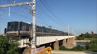 JR神戸線武庫川橋梁を走行する223系新快速