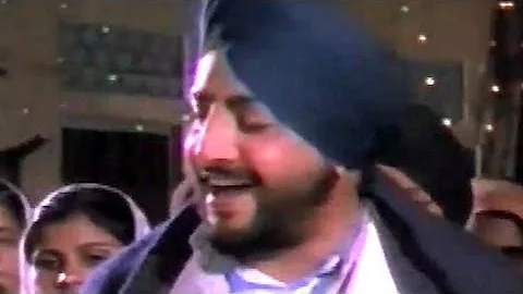 Main Sobha Sun Ke Aaya - Gurdas Mann, Ucha Dar Babe Nanak Da Song