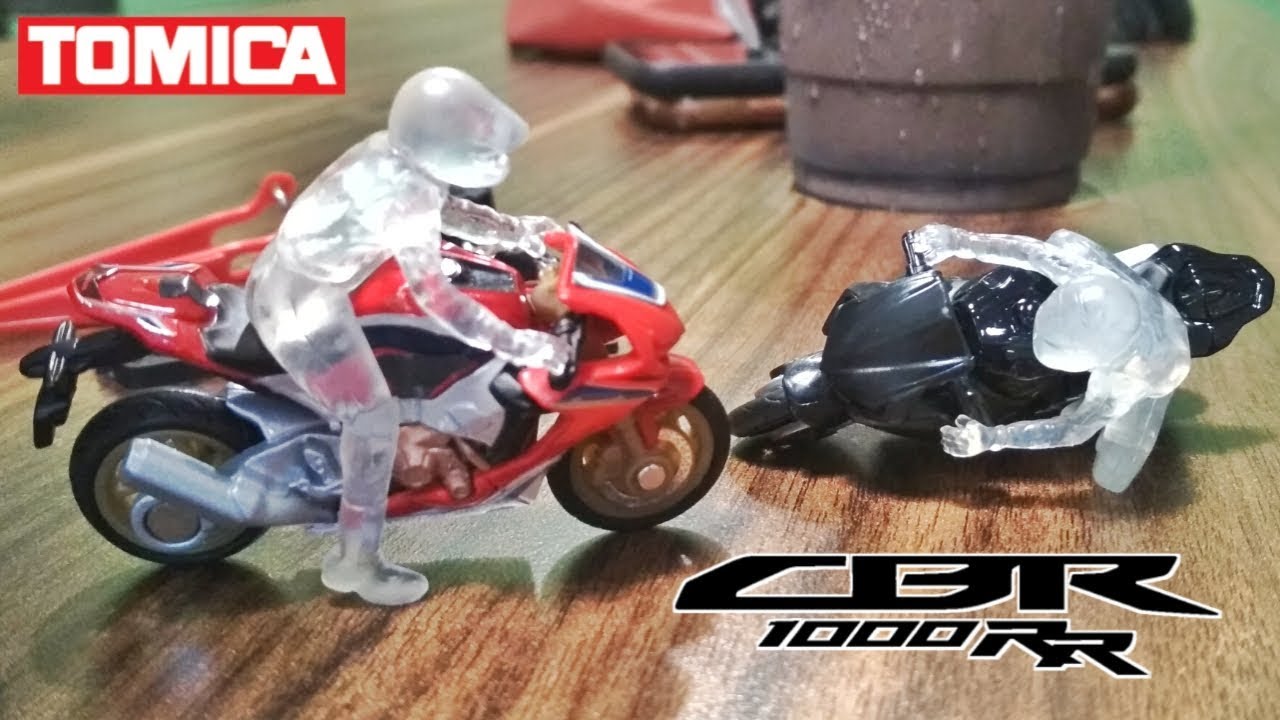 Takara Tomy Tomica N.36 Honda CBR1000RR Con Pilota – Modellino Moto 1:32 Scala