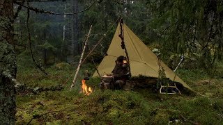 Out for a solo winter bushcraft overnight in cold wet rainy weather. i
put the new frame saw made to test this trip and it peformed really
well. ...
