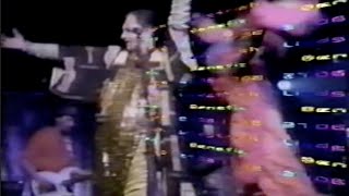 Hot Peaches Sing Androgeny