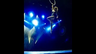 Aerial Hoop Solo, Chandelier