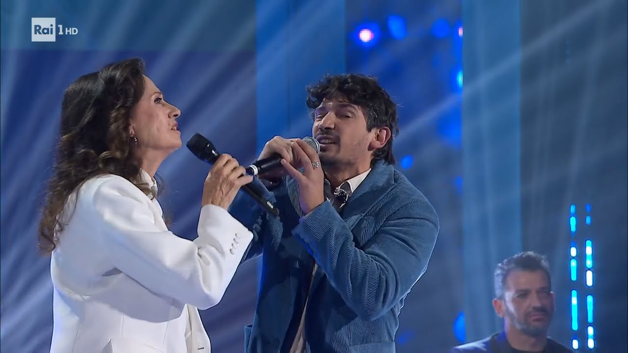 Pierdavide Carone e Gigliola Cinquetti cantano 