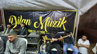 Sazi Ağlatan Adam Di̇yarbakir Halayi Bağlamaci Rubar Ata Deri̇n Duygulu Grani̇ Çaliyor 2022**