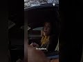 Vídeo viral muestra mujer multada por llevar el celular en una mano que no tiene