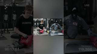 Человек Победил Робота в 10-часовом батле!