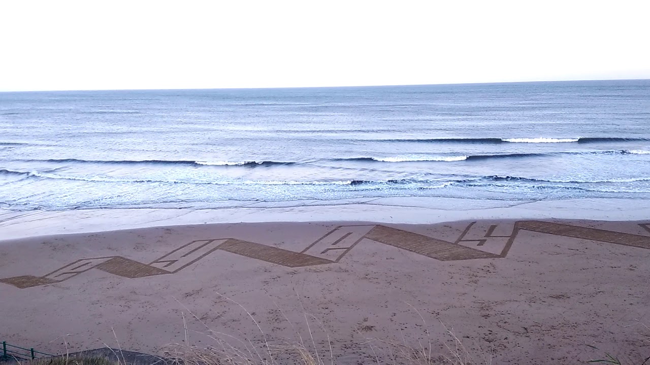 EYES Roker Beach , Cat And Dog Steps, Sand Art , Beach Graffiti YouTube